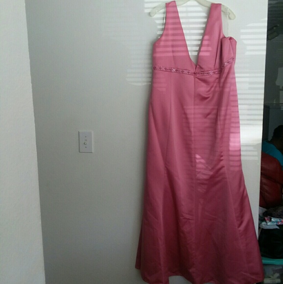 Formal Dress - Picture 2 of 7